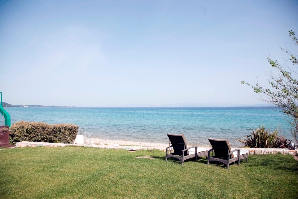 Luxury Seafront Villa Filothei — снимка 5