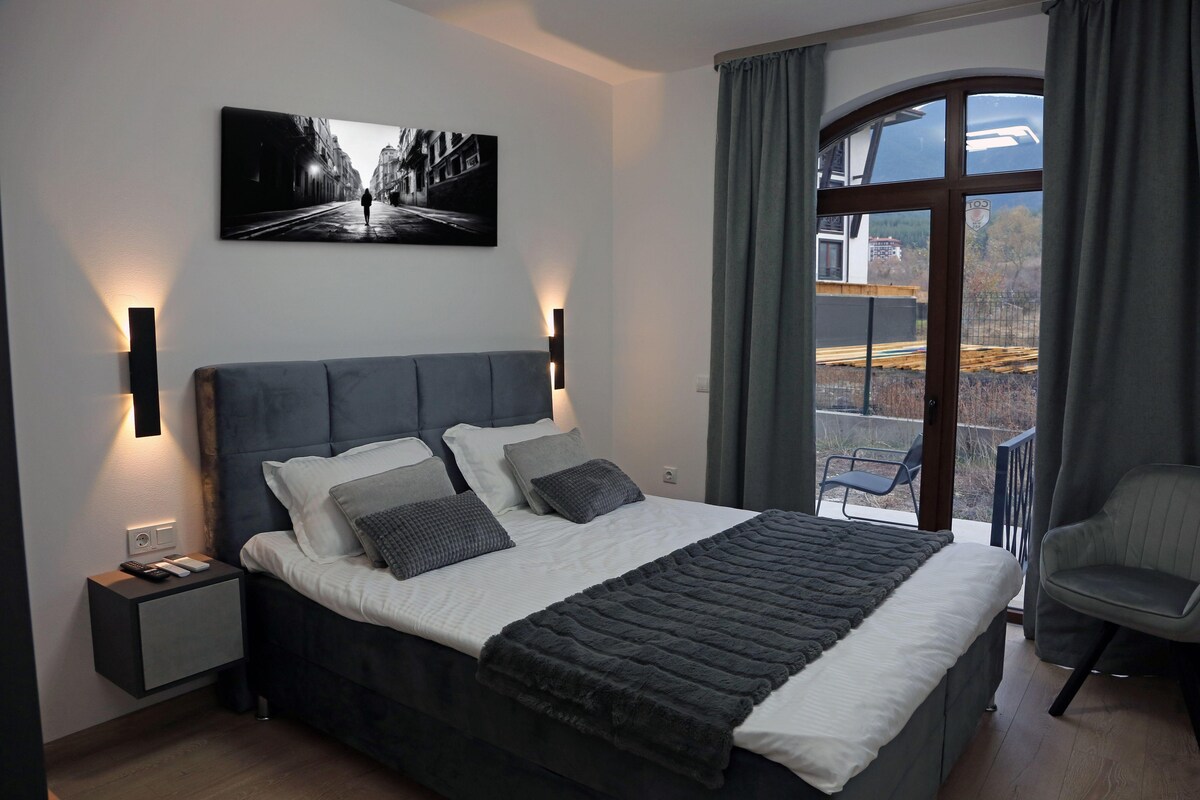 Luxury Apartment 5 Mins from the Slopes + Parking — снимка 3
