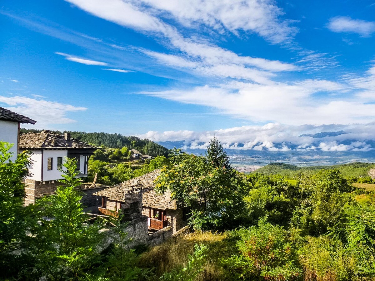 Traditional Bulgarian House with Mountain View — снимка 5
