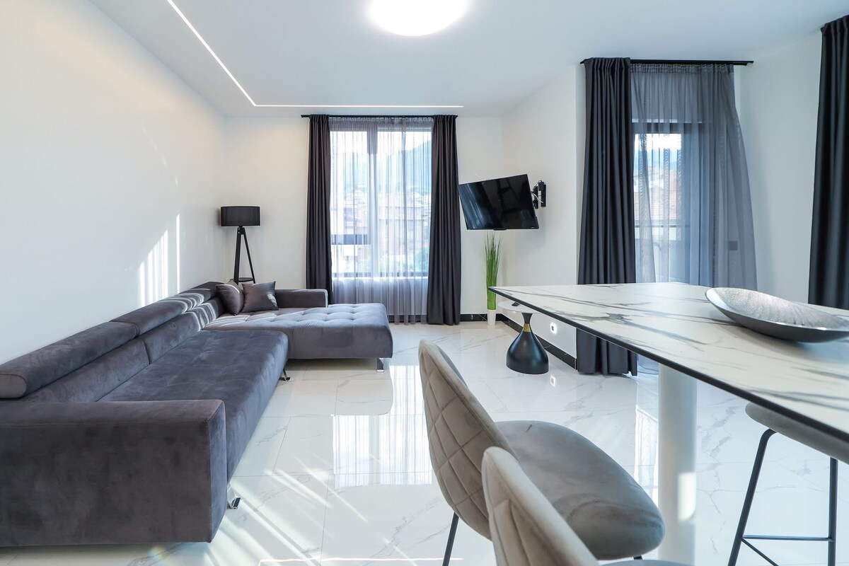 Home Lux
Apart Hotel — Апартамент в Gotse Delchev