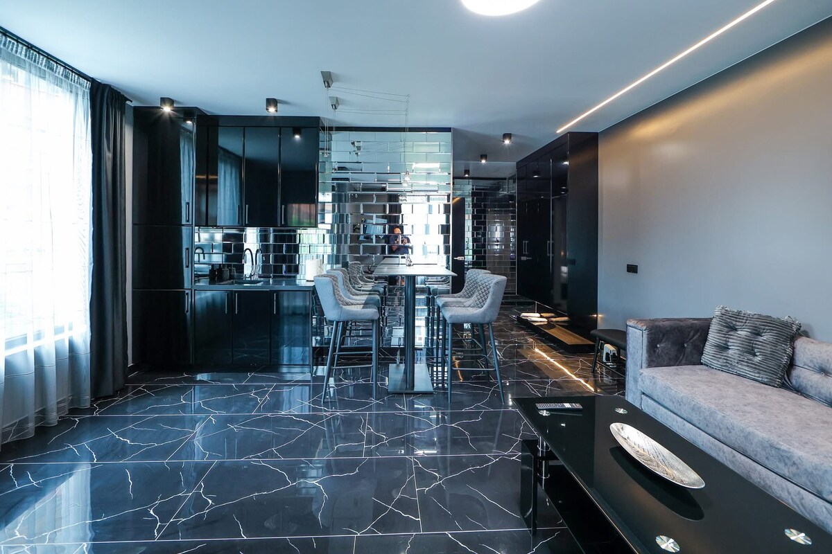 Home Lux
Apart Hotel — снимка 2