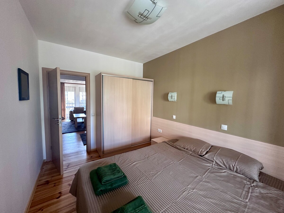 2 Bedroom apartment next to the Gondola — снимка 5
