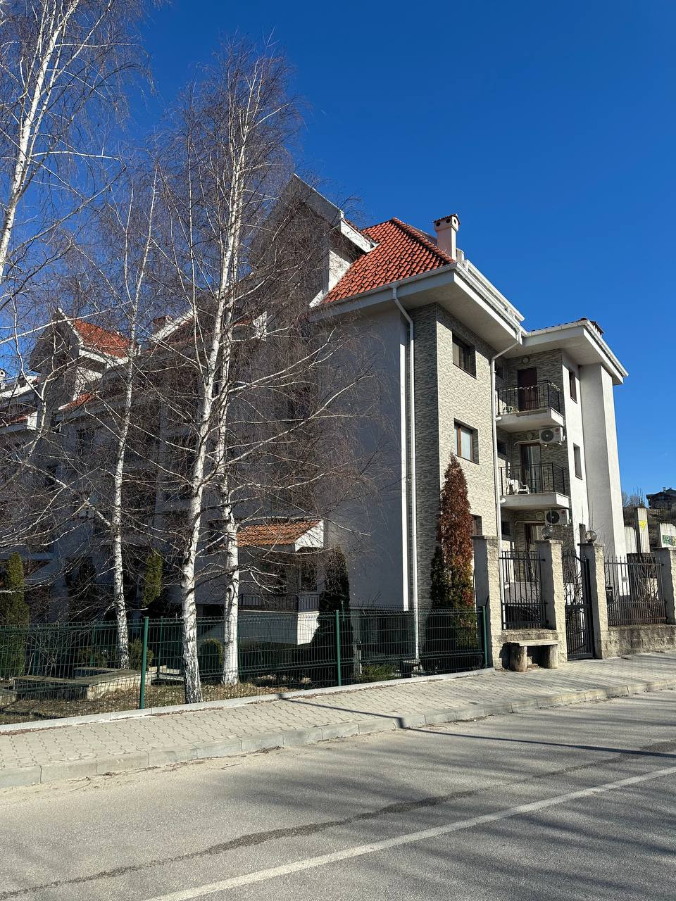 Newly renovated | Bright studio | Mountain view — снимка 2