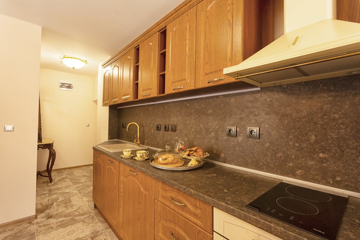 Classic apartment in Kleptuz Aparts! Apt. 11 — снимка 4