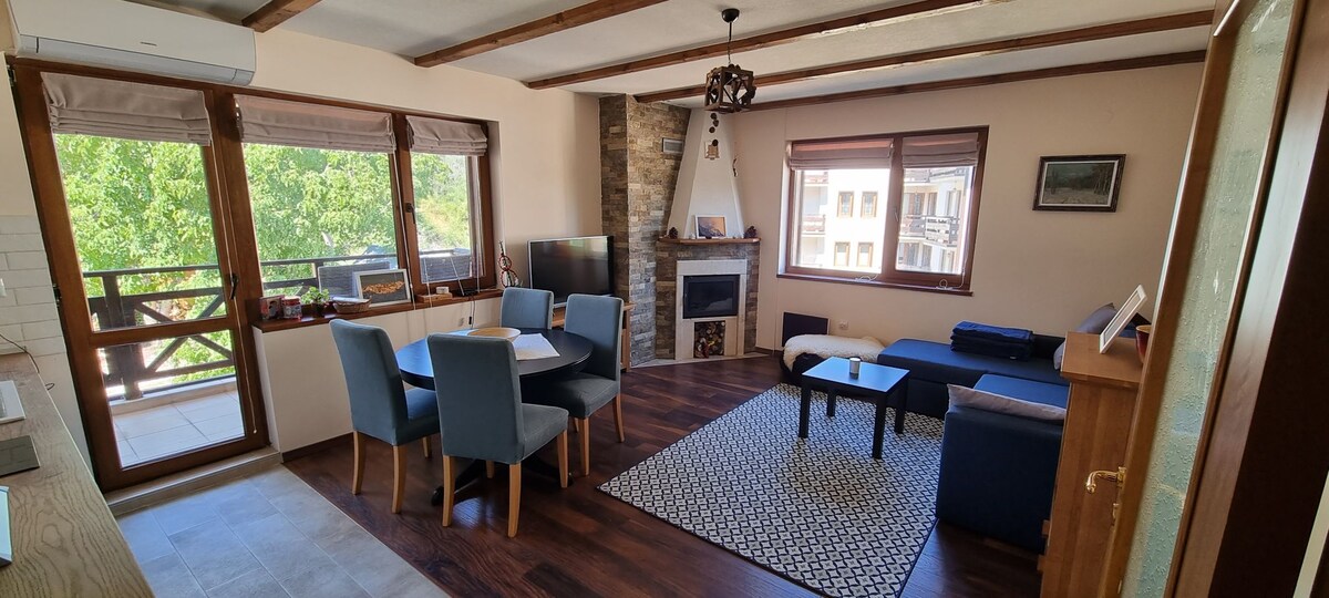 Lovely 1-bedroom Apartment with Mountain View — Апартамент в Банско