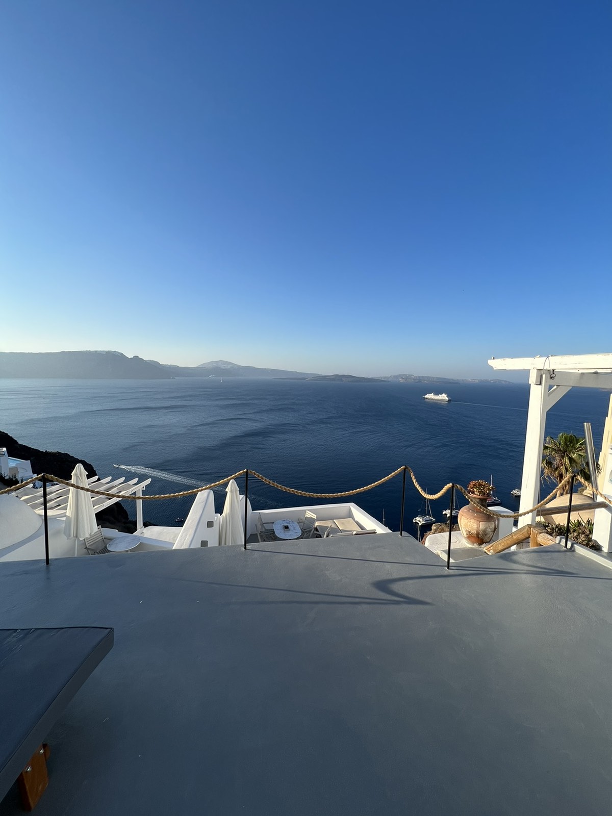 Oinos Luxury Suites, Caldera — снимка 4