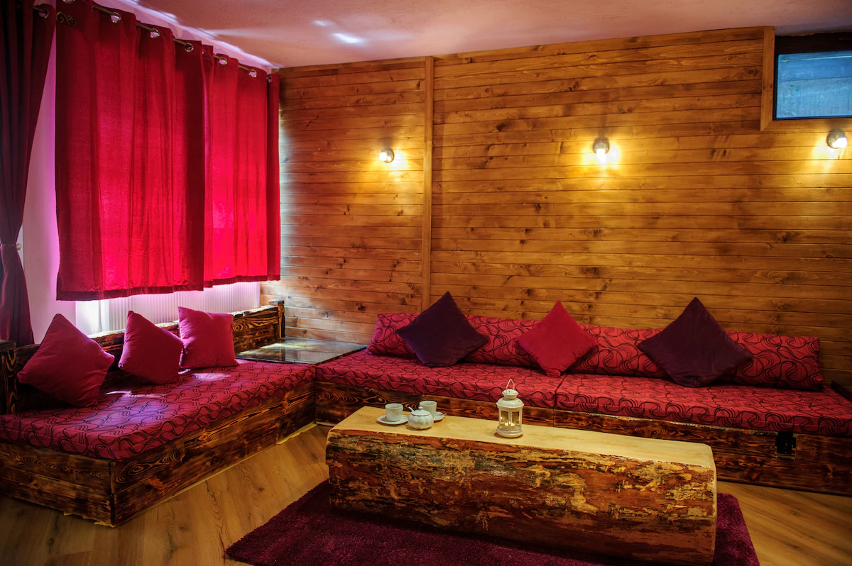 Snow Pine Chalet FULLY CATERED FROM €280 PP — снимка 4