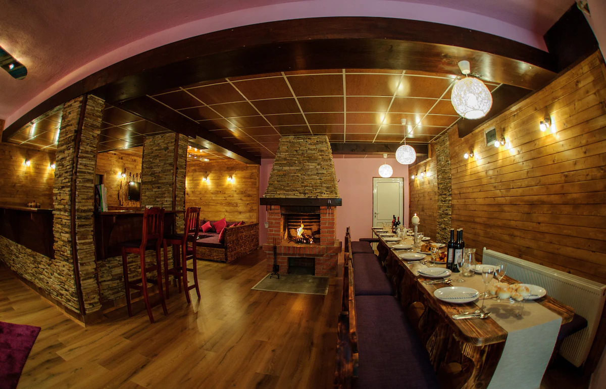 Snow Pine Chalet FULLY CATERED FROM €280 PP — снимка 5