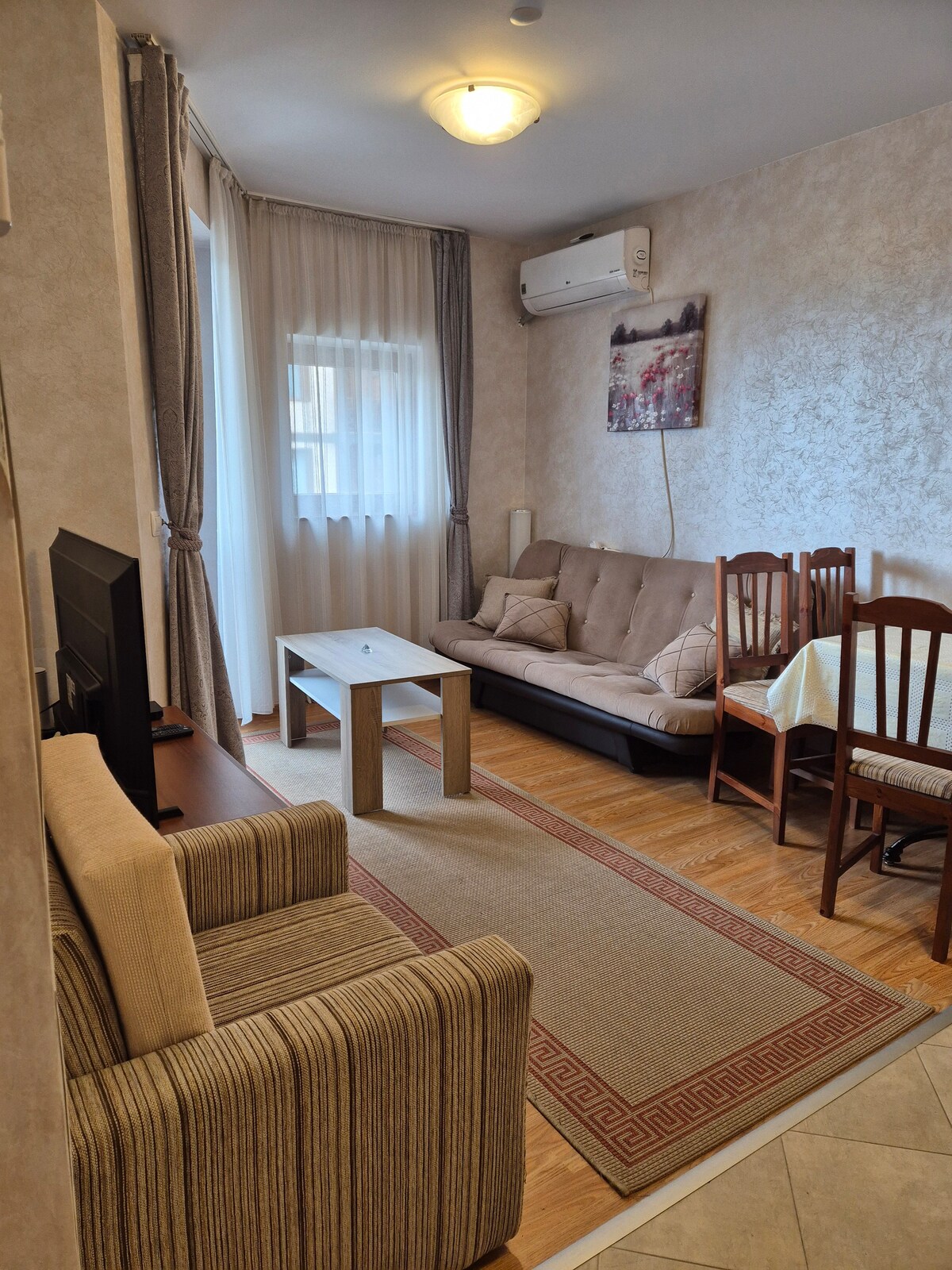 Beautiful apartment, great location — Апартамент в Банско