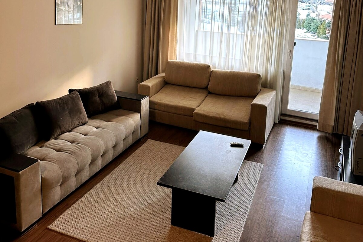 Spacious ski apartment - next to gondola — снимка 4